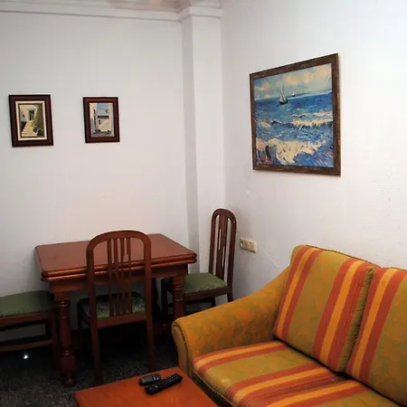 Pensión Nerjasol 2*